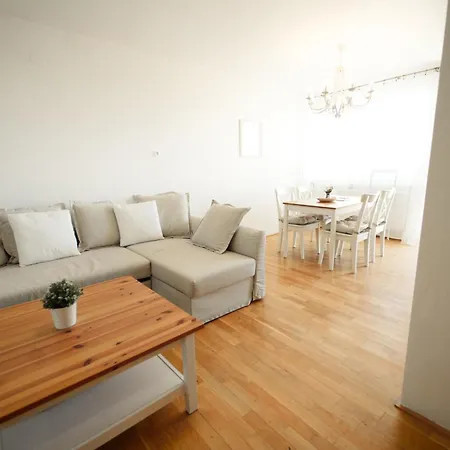 Palava House Apartmanhotel 4*